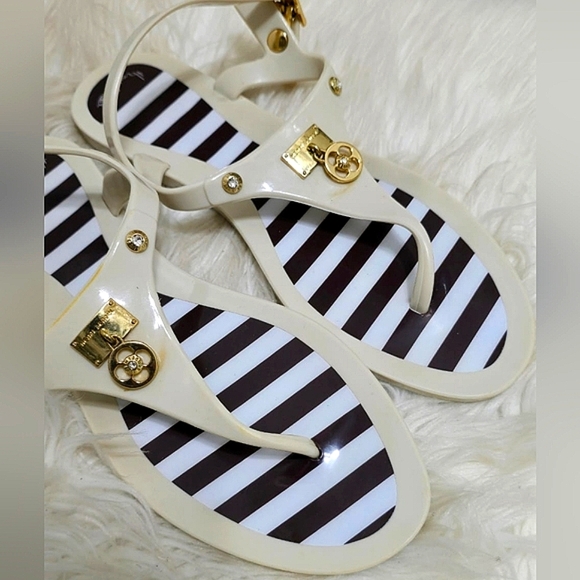 Henri Bendel Striped Goldtone Crest Jelly Ankle Strap Sandals Size 7🌴 - Picture 3 of 10